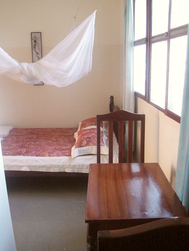 [picture of a room of the guesthouse (entebbe - kampala)]