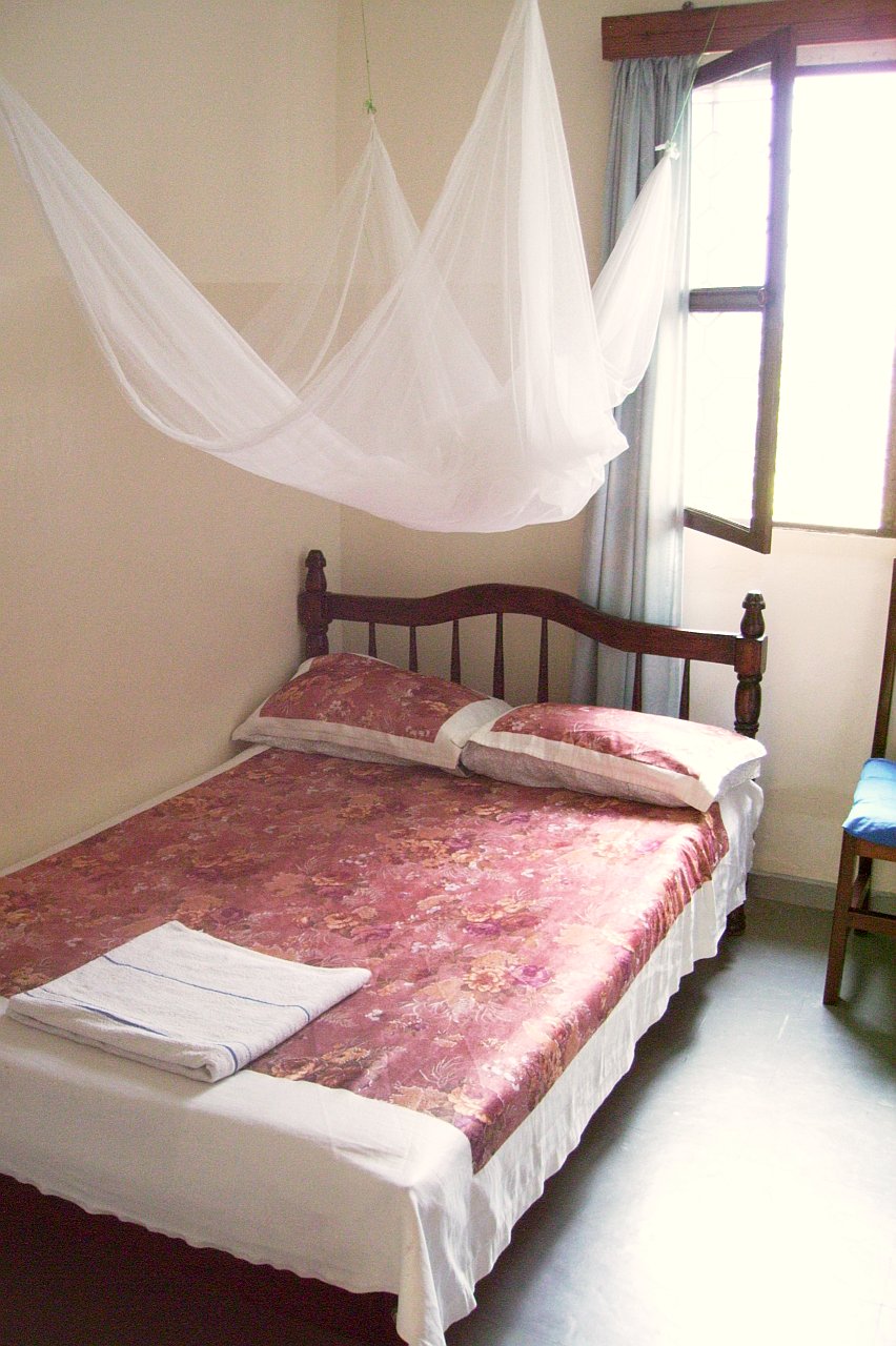 [picture of a room of the guesthouse (entebbe - kampala)]